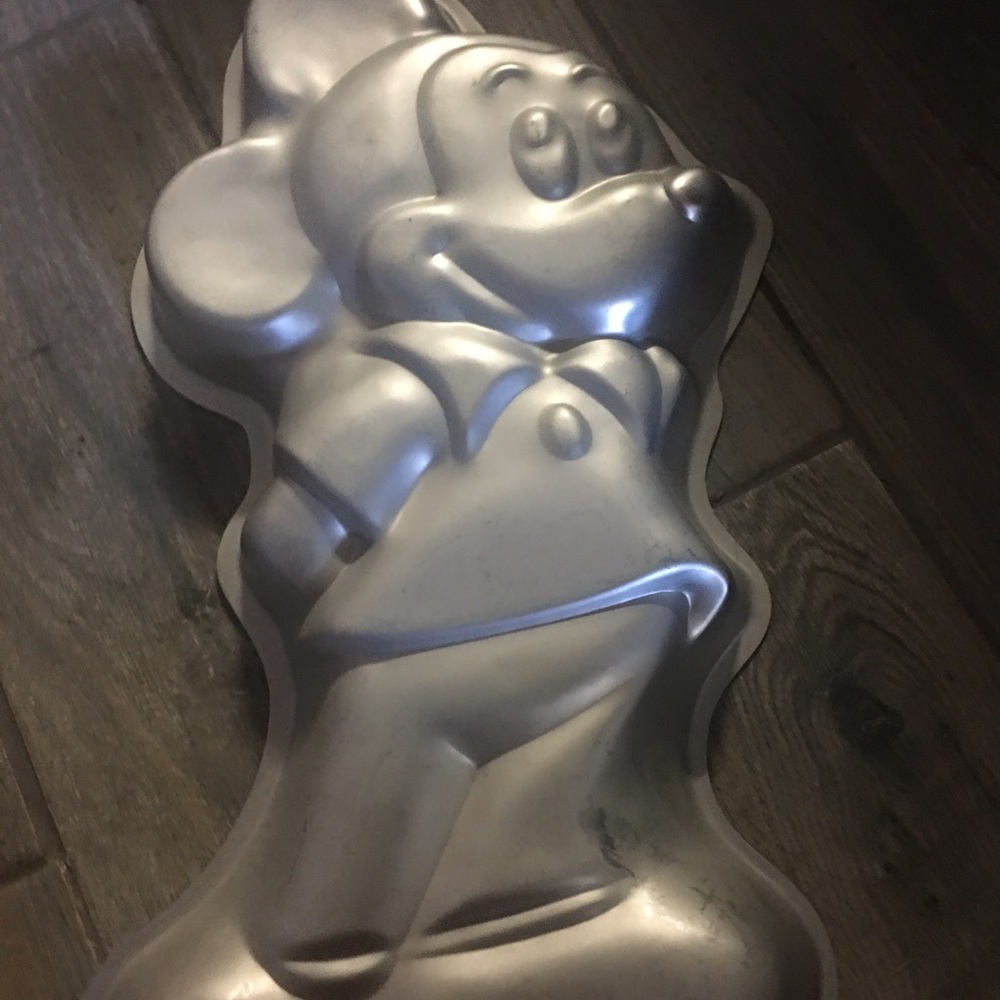 1978 Mickey Mouse cake pan